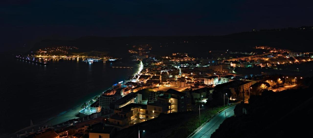 Sea View Apartment Sesimbra- Apartamento Vista Mar ภายนอก รูปภาพ